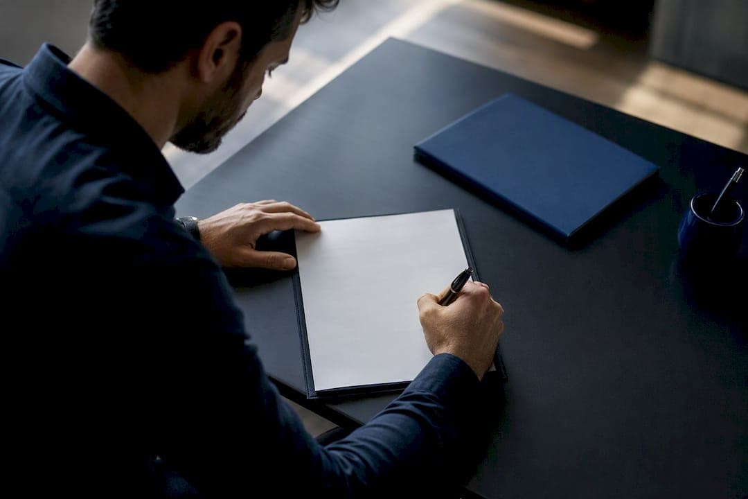 Protect Your Pay: 8 Freelance Contract Clauses and Snippets for PMs